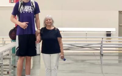 Discover Jeremy Gohier, the tallest preteen of the world.
